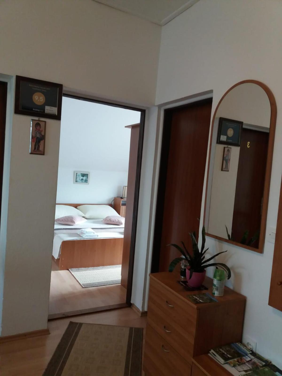 Guesthouse Tomas Čatrnja Εξωτερικό φωτογραφία
