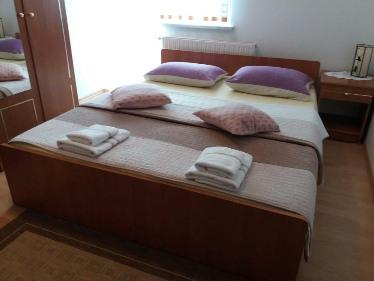 Guesthouse Tomas Čatrnja Εξωτερικό φωτογραφία
